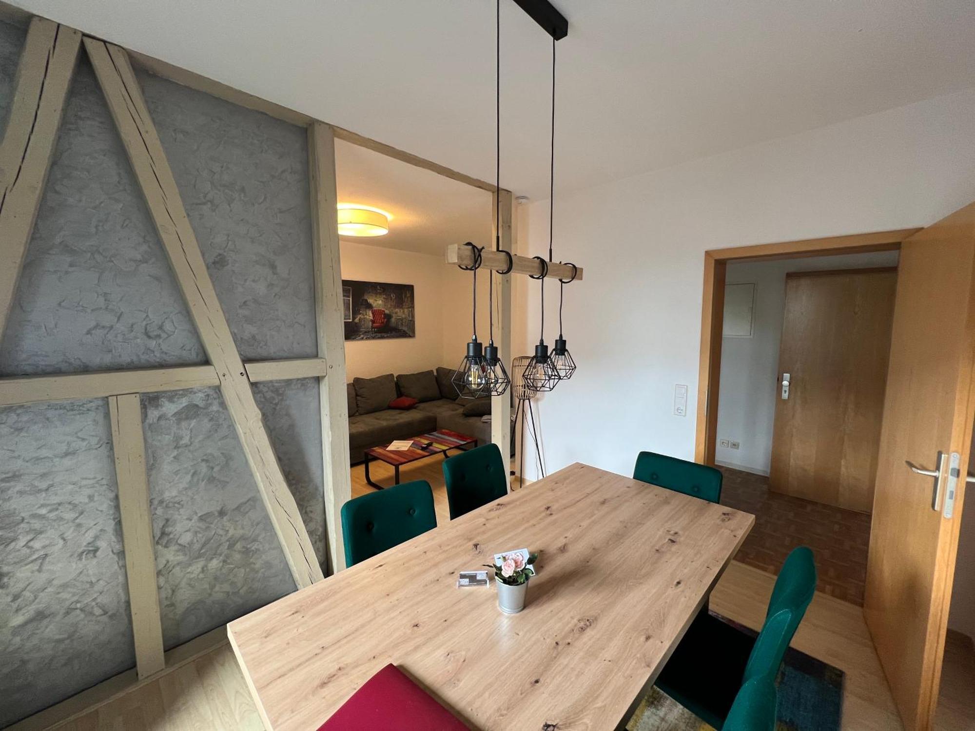 Apartment Napoleon, Naehe Zentrum, 2 Schlafzimmer, Grosser Balkon, Free Wifi ,parken Jena