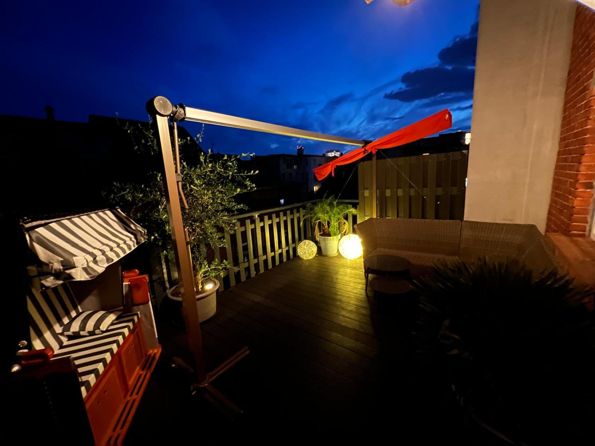 Napoleon, Naehe Zentrum, 2 Schlafzimmer, Grosser Balkon, Free Wifi ,parken